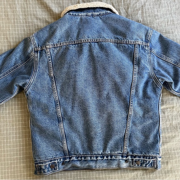 Levis sherpa lined medium wash denim trucker jacket - Picture 3 of 4